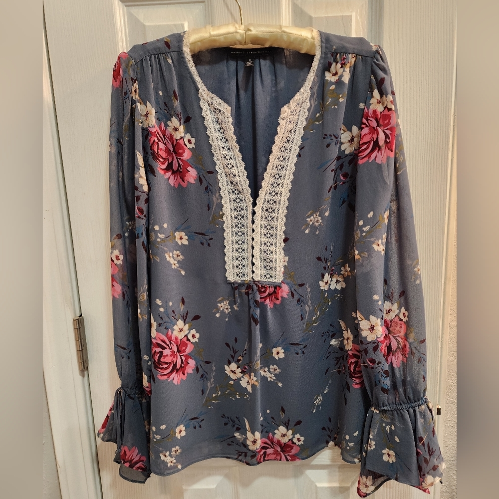 White House Black Market Floral Bell Sleeve Blouse